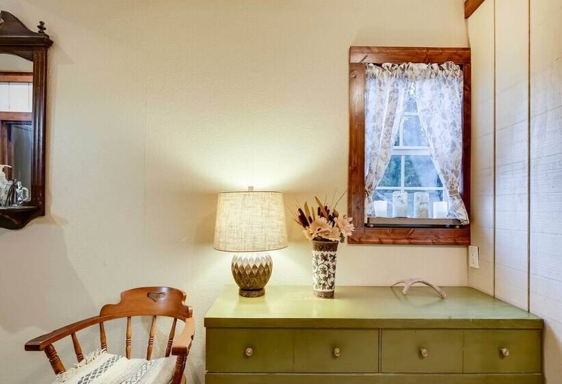 Lakehills Cabin With Fire Pit, Near Medina Lake!