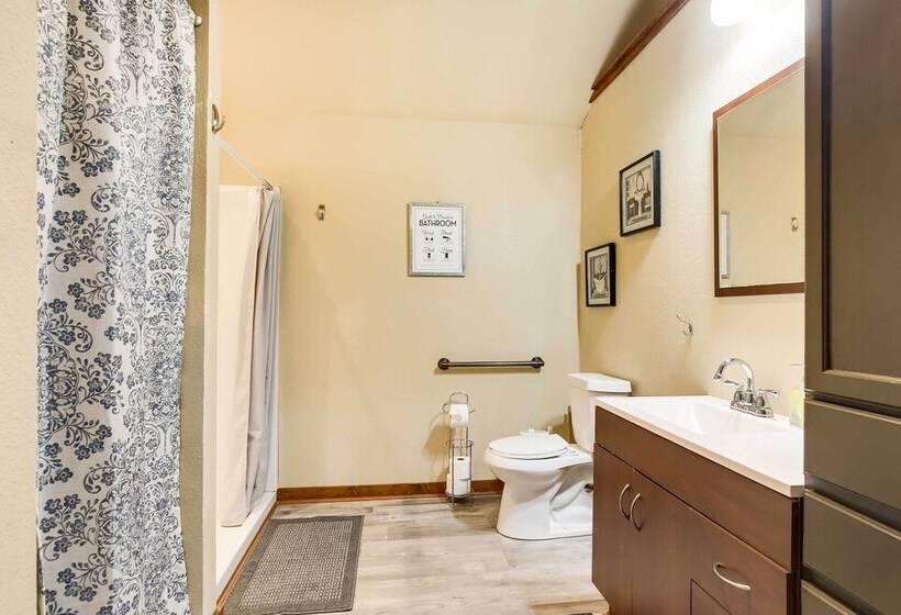 Lakehills Cabin With Fire Pit, Near Medina Lake!