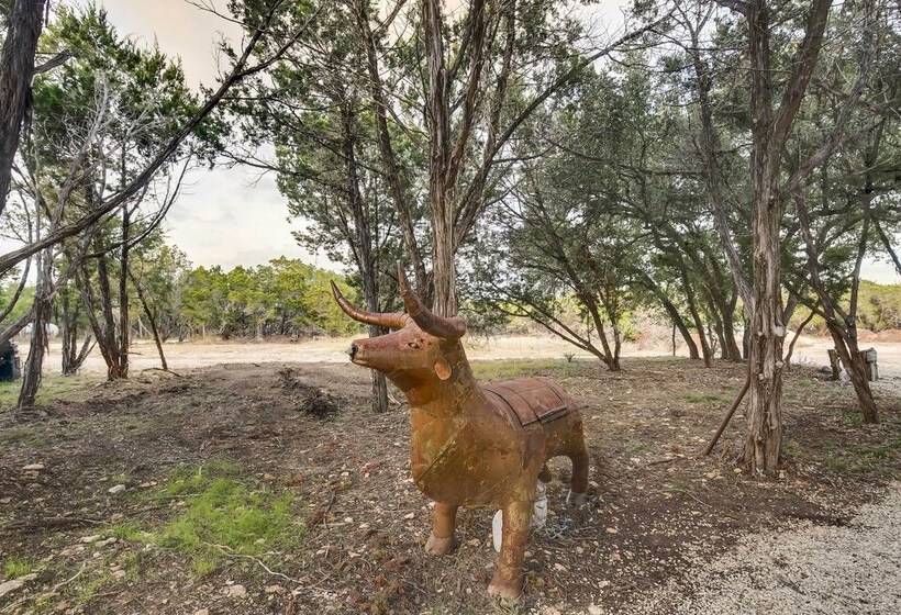 Lakehills Cabin With Fire Pit, Near Medina Lake!