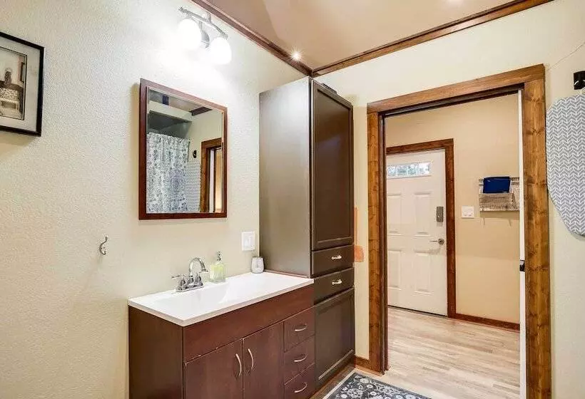 Lakehills Cabin With Fire Pit, Near Medina Lake!