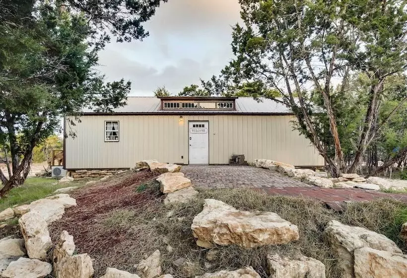 Lakehills Cabin With Fire Pit, Near Medina Lake!