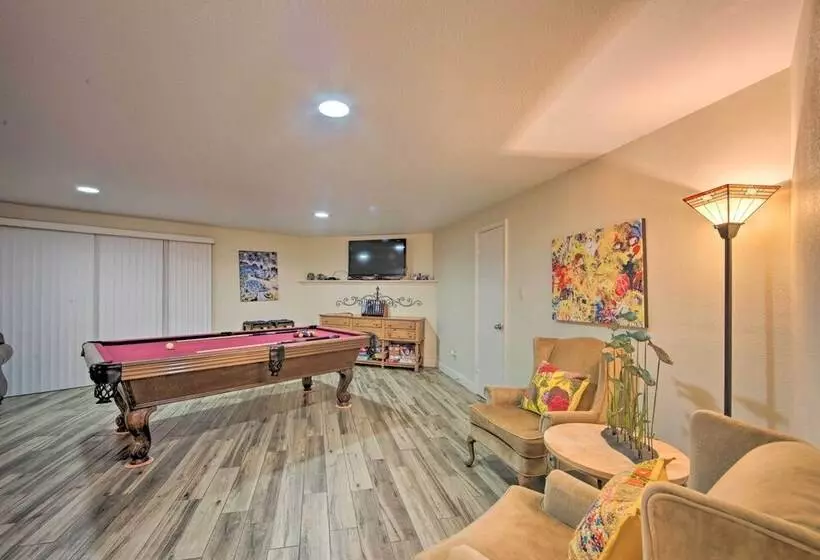 Malakoff Lakefront Home: Golf Course On Site!