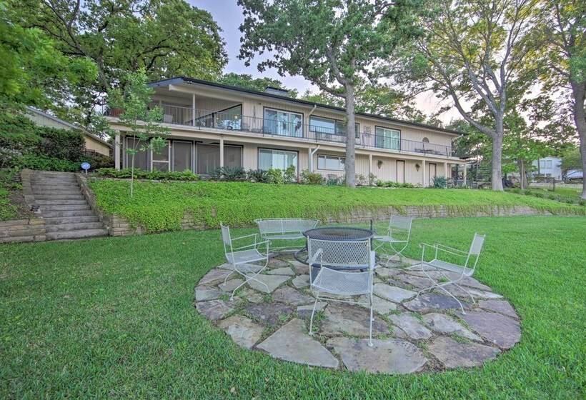 Malakoff Lakefront Home: Golf Course On Site!