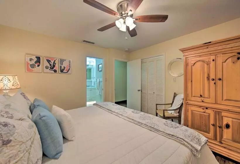 Malakoff Lakefront Home: Golf Course On Site!