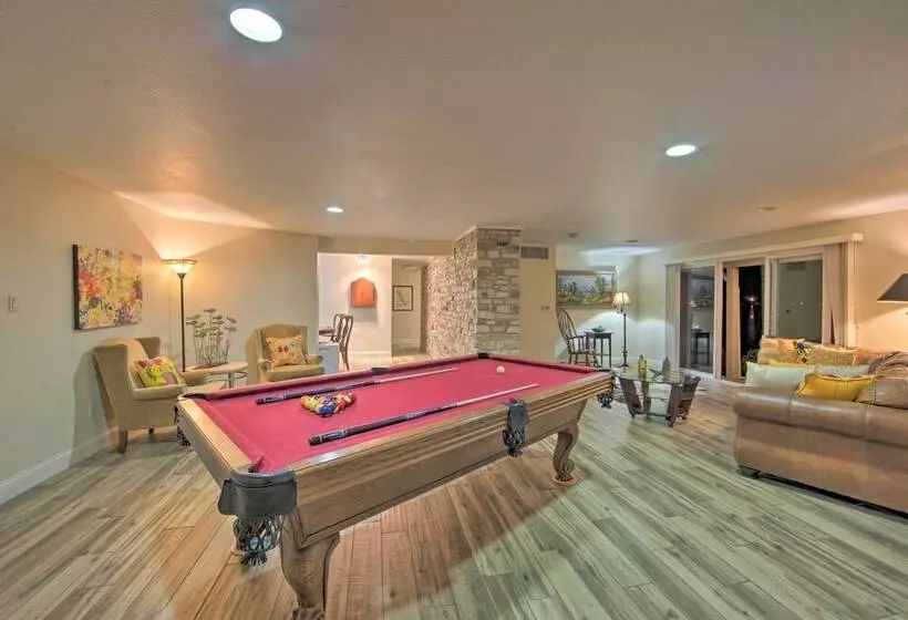 Malakoff Lakefront Home: Golf Course On Site!