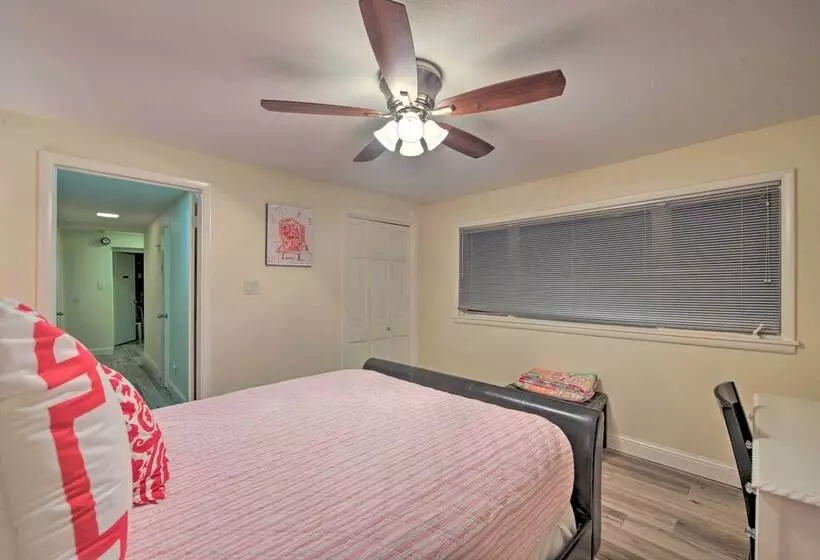 Malakoff Lakefront Home: Golf Course On Site!