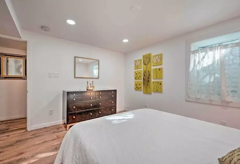 3 Mi To Olde Town Arvada: Modern Duplex W/ Patio!