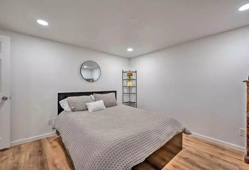 3 Mi To Olde Town Arvada: Modern Duplex W/ Patio!