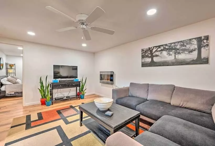 3 Mi To Olde Town Arvada: Modern Duplex W/ Patio!