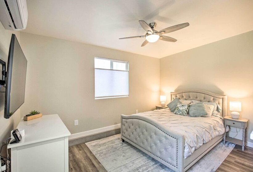 Coastal Carlsbad Home: 1 Mi To Beach & Downtown