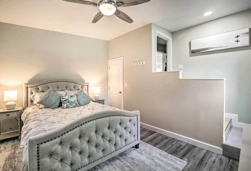 Coastal Carlsbad Home: 1 Mi To Beach & Downtown