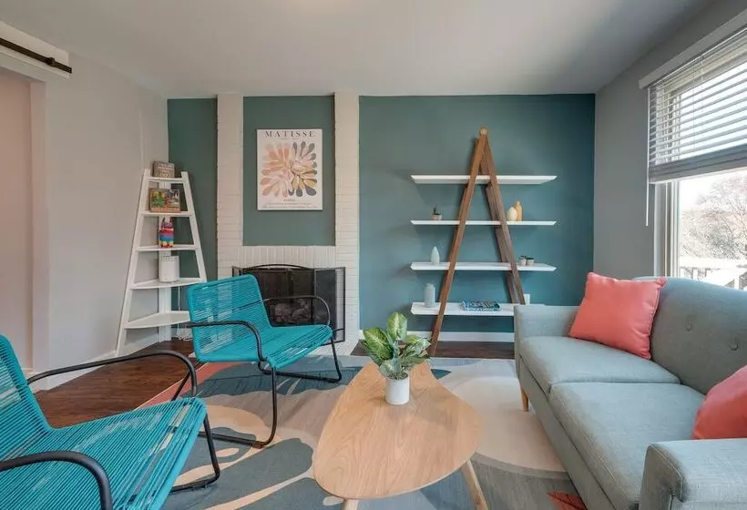 Modern North Potomac Home W/ Furnished Deck!