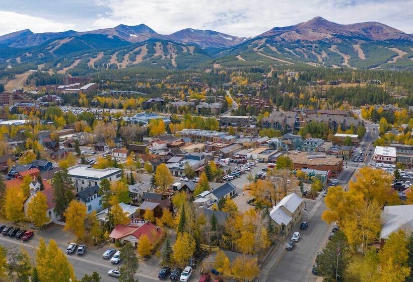 Historic Breck Cabin W/ Hot Tub: Walk To Main St!