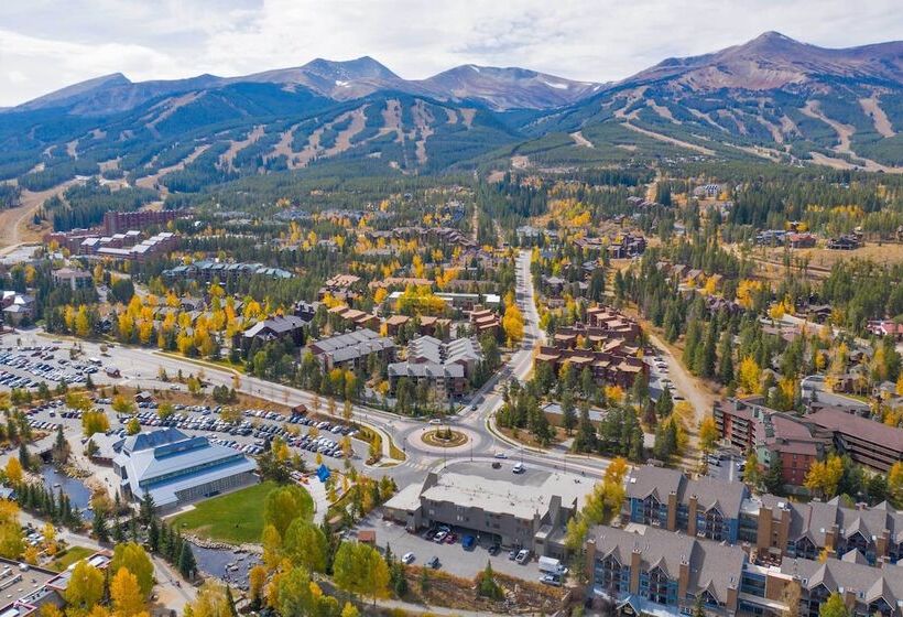 Historic Breck Cabin W/ Hot Tub: Walk To Main St!