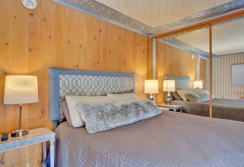 Historic Breck Cabin W/ Hot Tub: Walk To Main St!