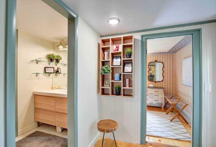 Historic Breck Cabin W/ Hot Tub: Walk To Main St!