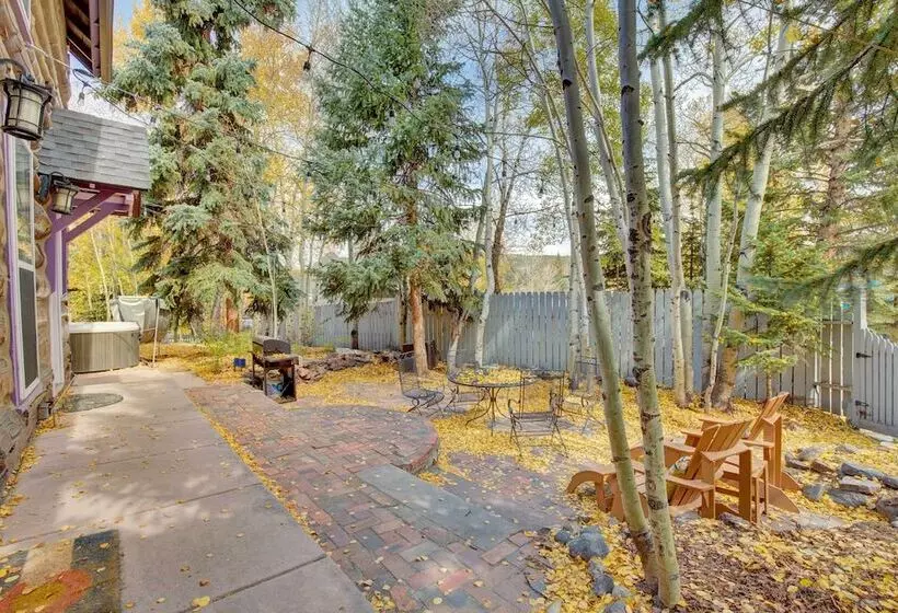 Historic Breck Cabin W/ Hot Tub: Walk To Main St!