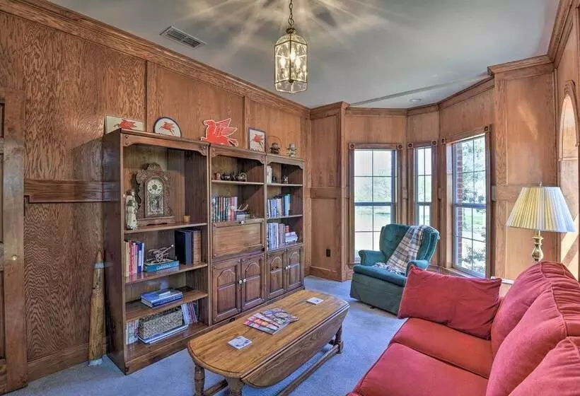 On Working Cattle Ranch W/ Patio: Bellevue Home!