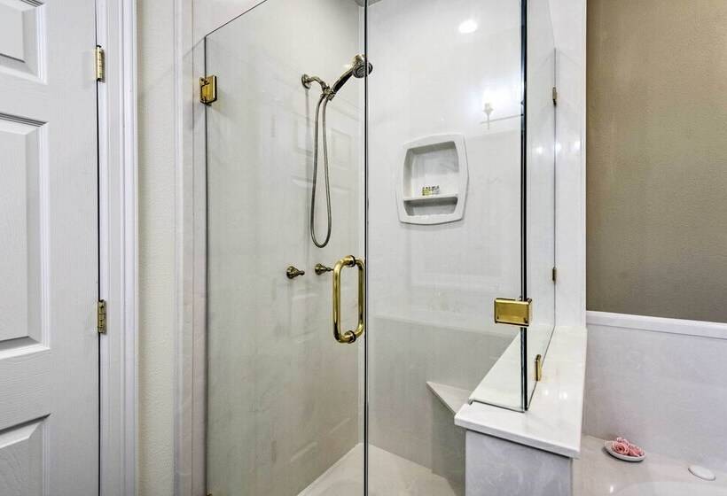 On Working Cattle Ranch W/ Patio: Bellevue Home!