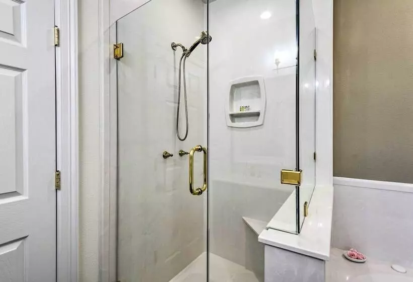 On Working Cattle Ranch W/ Patio: Bellevue Home!