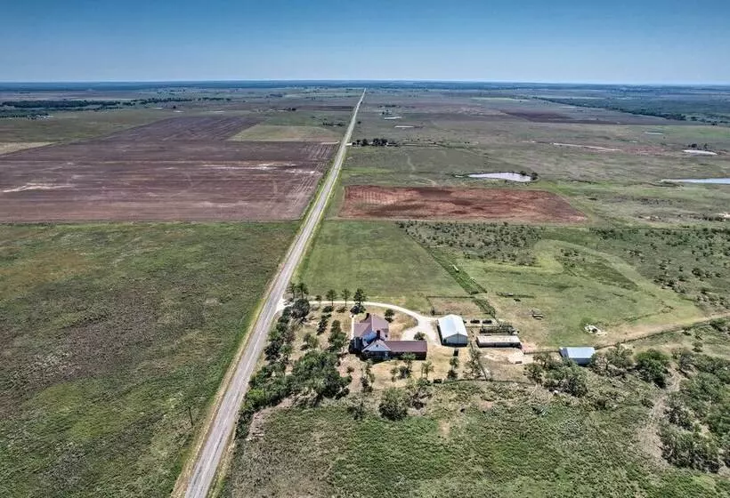 On Working Cattle Ranch W/ Patio: Bellevue Home!