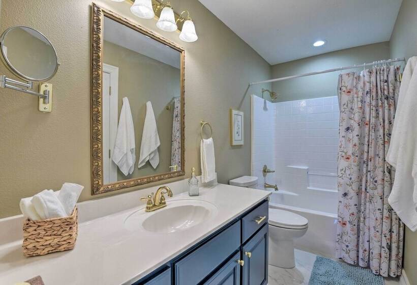 On Working Cattle Ranch W/ Patio: Bellevue Home!