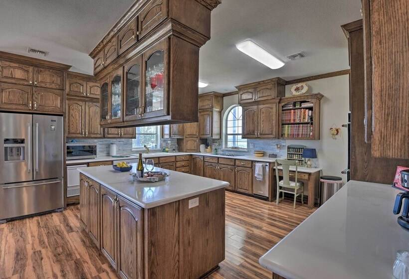 On Working Cattle Ranch W/ Patio: Bellevue Home!