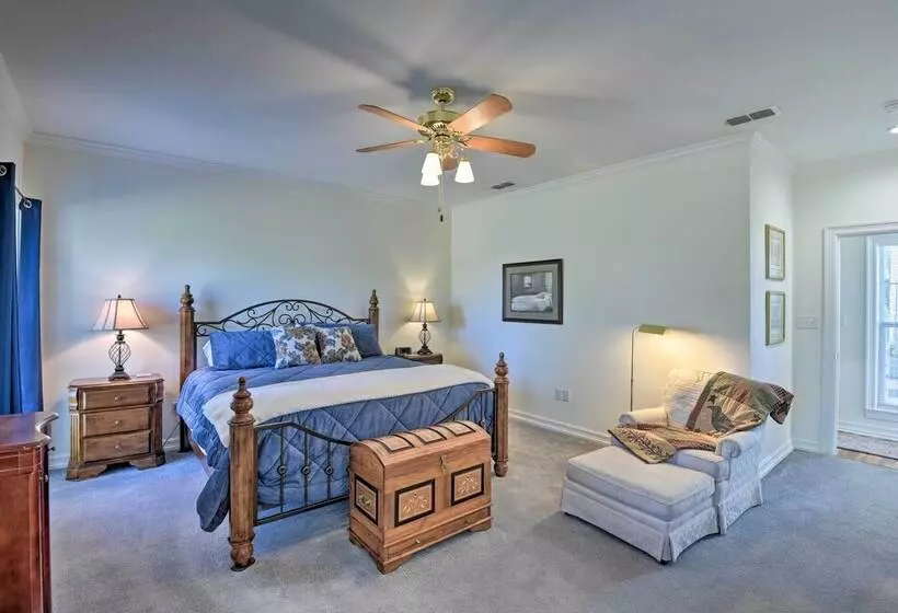 On Working Cattle Ranch W/ Patio: Bellevue Home!