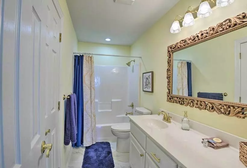 On Working Cattle Ranch W/ Patio: Bellevue Home!