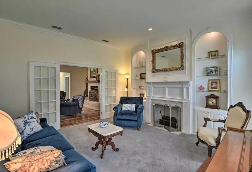 On Working Cattle Ranch W/ Patio: Bellevue Home!