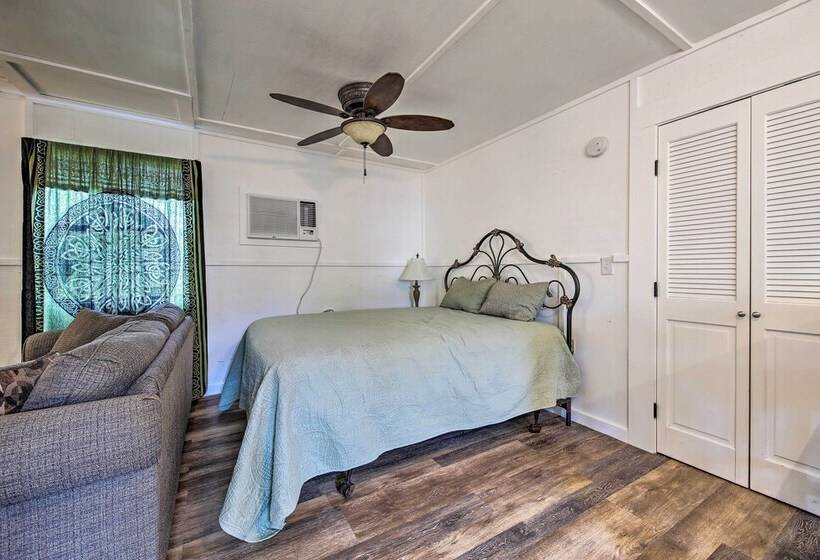 Pet Friendly Canyon Lake Studio: Fish, Boat, Relax