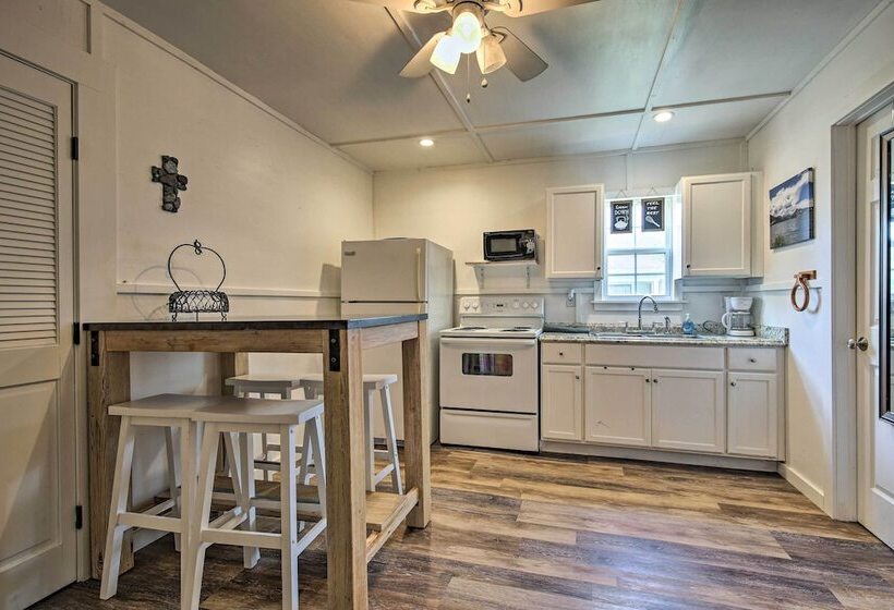Pet Friendly Canyon Lake Studio: Fish, Boat, Relax