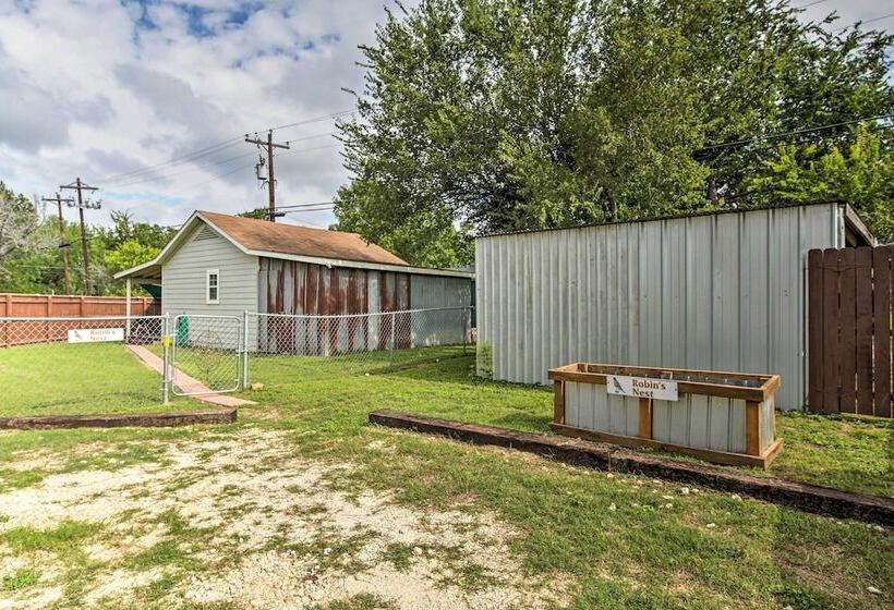 Pet Friendly Canyon Lake Studio: Fish, Boat, Relax