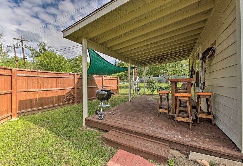Pet Friendly Canyon Lake Studio: Fish, Boat, Relax
