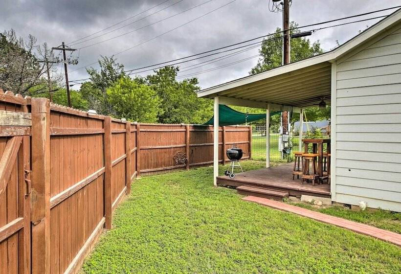 Pet Friendly Canyon Lake Studio: Fish, Boat, Relax