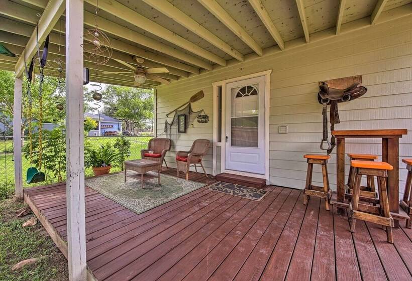 Pet Friendly Canyon Lake Studio: Fish, Boat, Relax