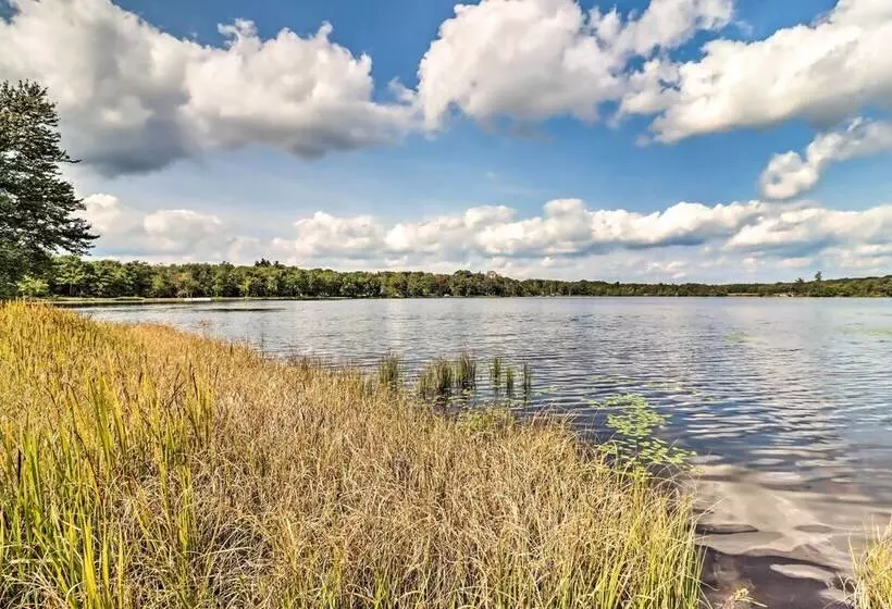 3 Mi To Kalahari: Pocono Summit Home W/ Game Room!