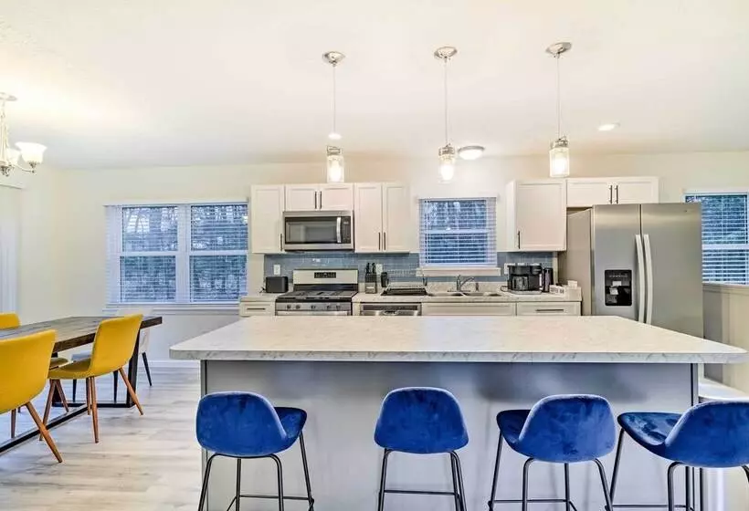 3 Mi To Kalahari: Pocono Summit Home W/ Game Room!