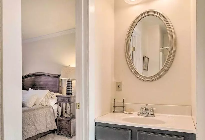 Private Home W/ Hot Tub Near Jay Peak Slopes