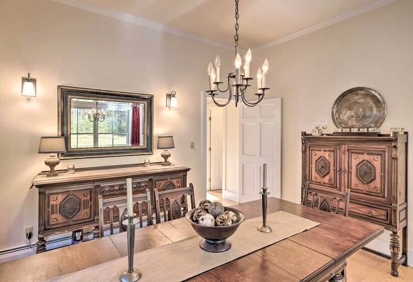 Private Home W/ Hot Tub Near Jay Peak Slopes