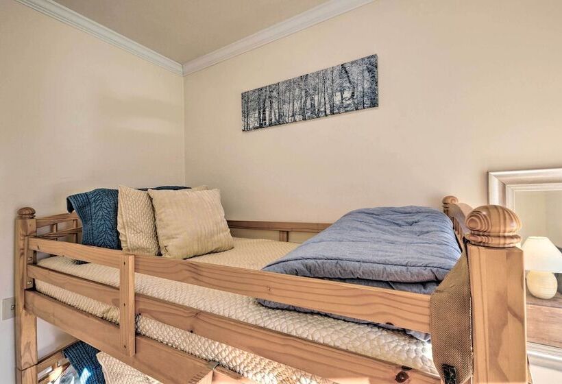 Private Home W/ Hot Tub Near Jay Peak Slopes