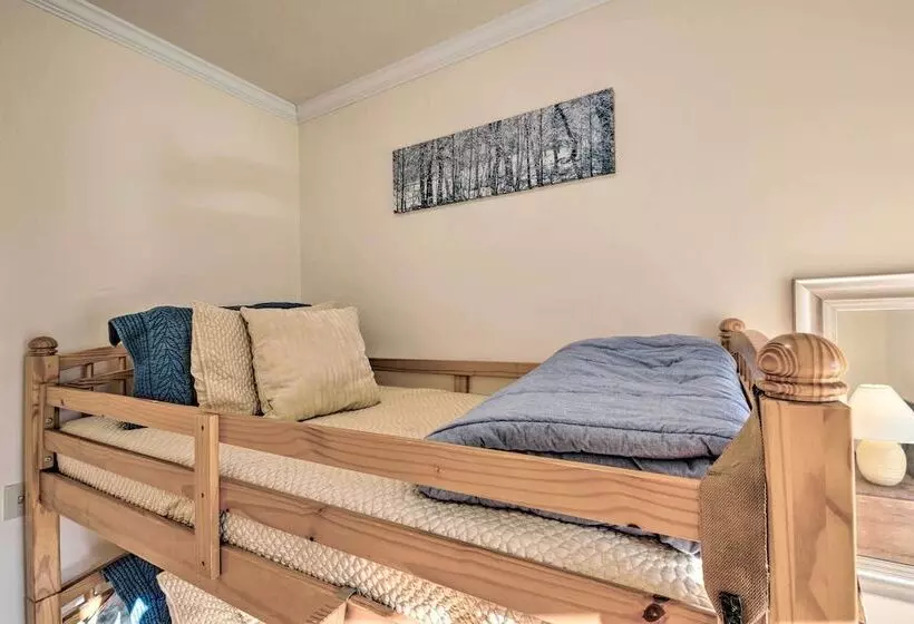 Private Home W/ Hot Tub Near Jay Peak Slopes