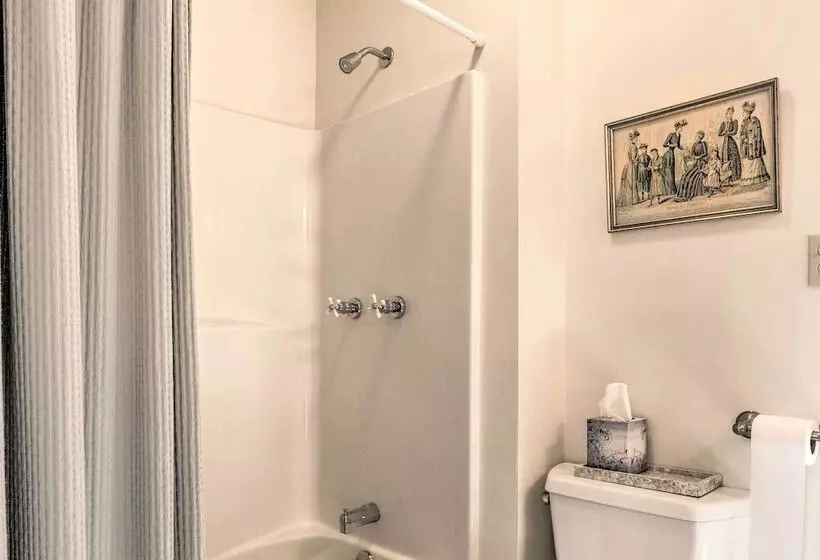 Private Home W/ Hot Tub Near Jay Peak Slopes