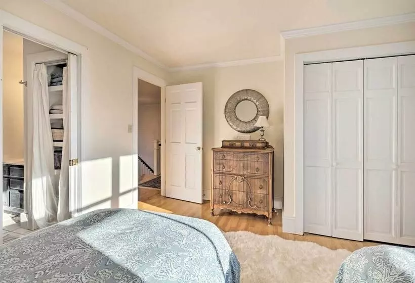 Private Home W/ Hot Tub Near Jay Peak Slopes