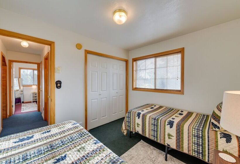 Quiet Island Park Family Home Near Yellowstone!