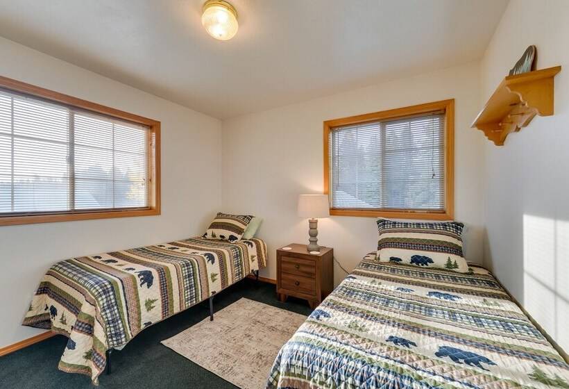 Quiet Island Park Family Home Near Yellowstone!