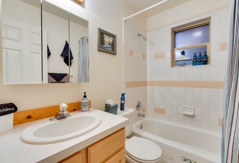 Quiet Island Park Family Home Near Yellowstone!