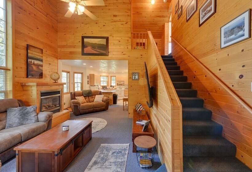 Quiet Island Park Family Home Near Yellowstone!