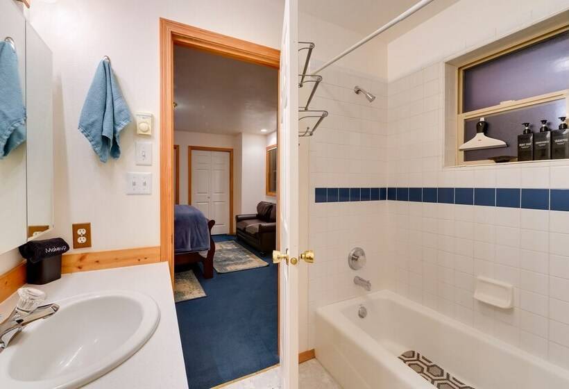 Quiet Island Park Family Home Near Yellowstone!