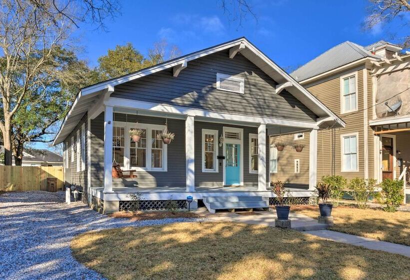 Renovated Historic Home W/ Yard: 2 Mi To Dtwn